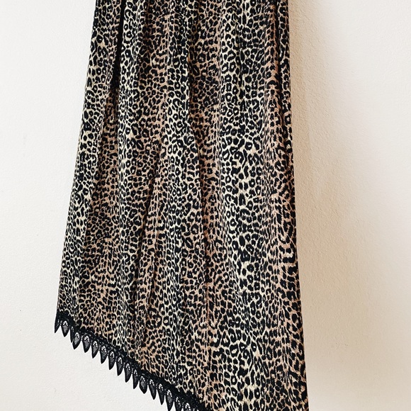 Dresses & Skirts - Leopard Print Skirt